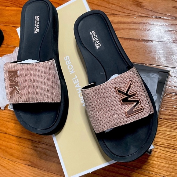 ᴍɪᴄʜᴀᴇʟ ᴋᴏʀꜱ ꜱᴀɴᴅᴀʟꜱ ᴘʟᴀᴛꜰᴏʀᴍ ,ʙʀᴀɴᴅ: ᴍɪᴄʜᴀᴇʟ ᴋᴏʀꜱ ,ꜱɪᴢᴇ : 7 , ᴄᴏʟᴏʀ : ʀᴏꜱᴇ ɢᴏʟᴅ - Picture 2 of 6